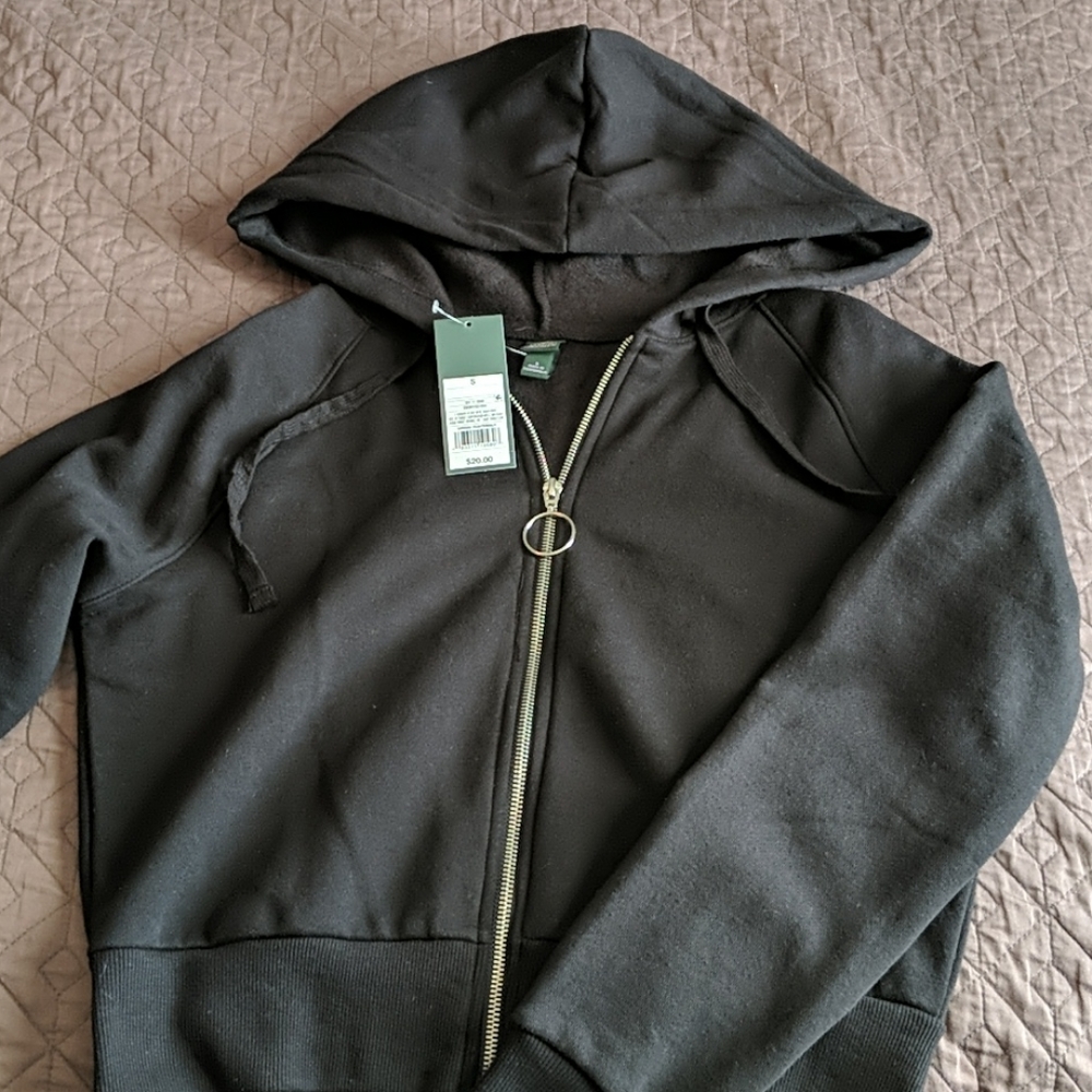 Black crop zip up hoodie